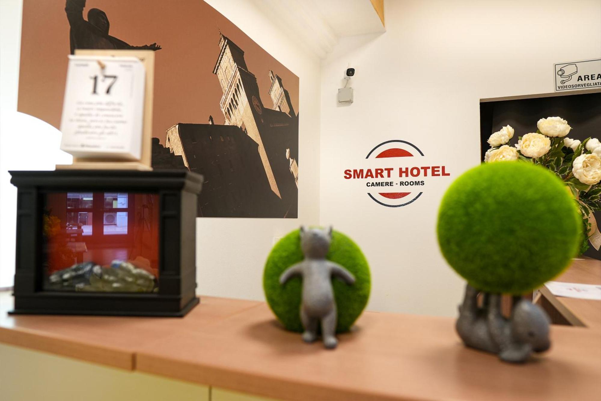 Smart Hotel 费拉拉 外观 照片