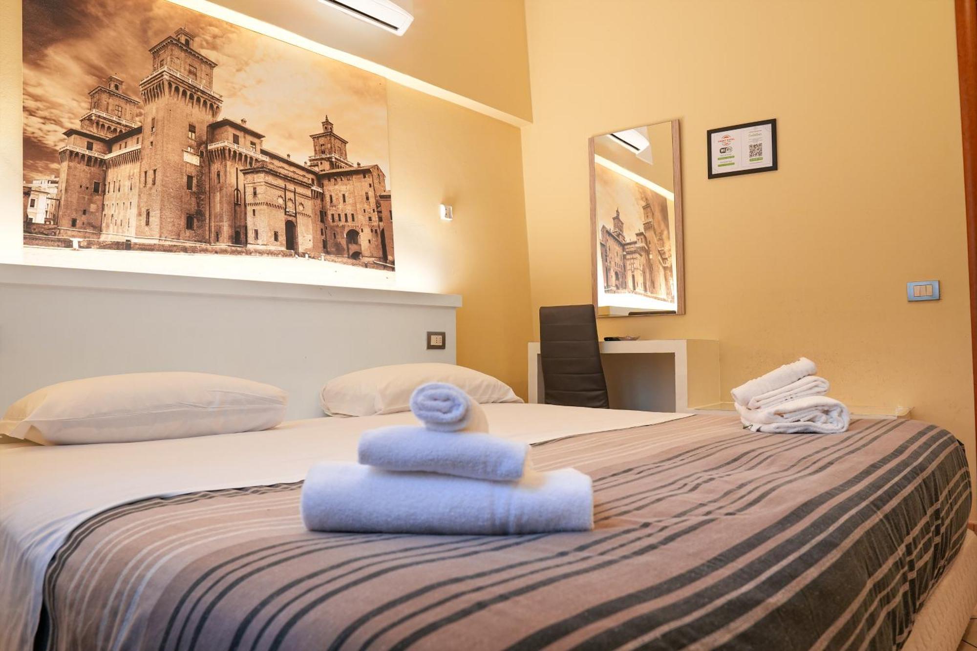 Smart Hotel 费拉拉 外观 照片