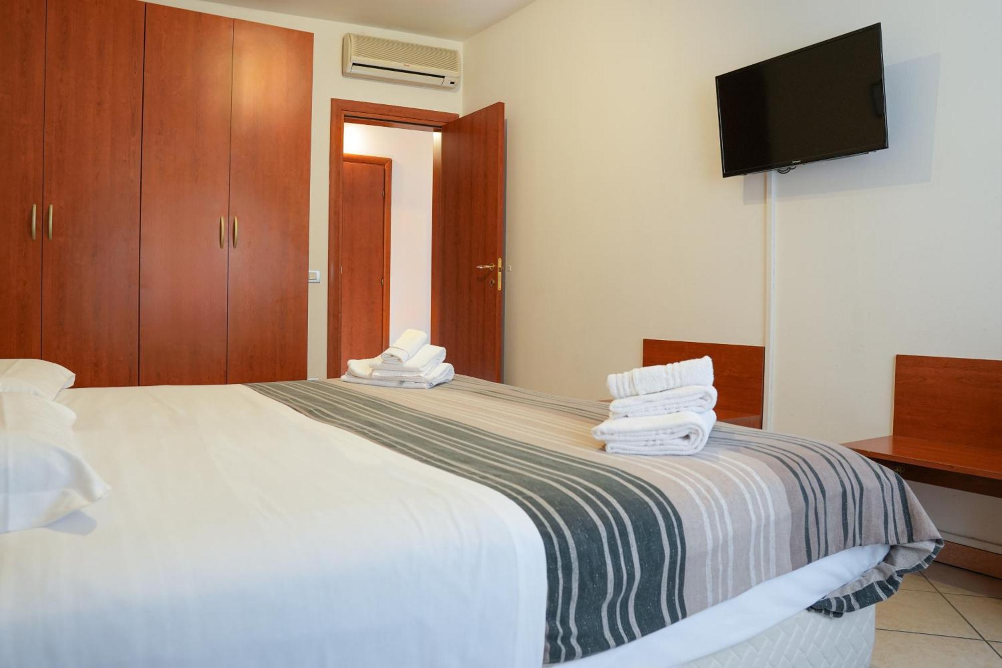 Smart Hotel 费拉拉 外观 照片